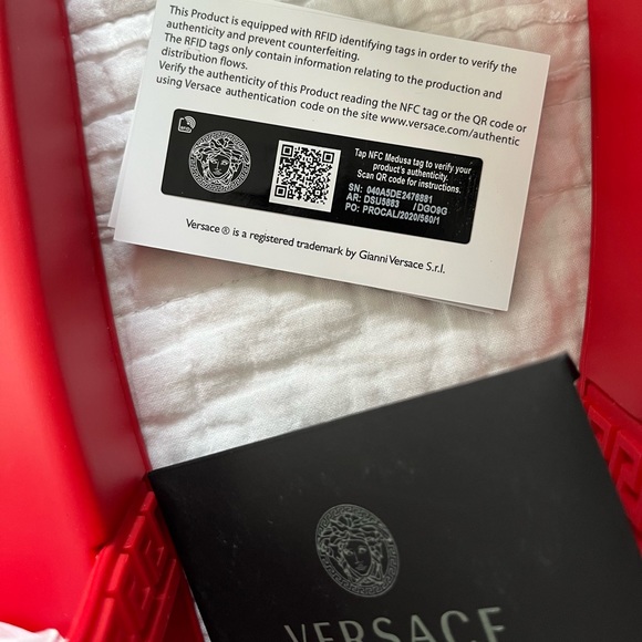 Brand new red Versace Medusa Head Palazzo Pool Slides - Picture 5 of 6